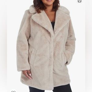 Faux fur coat ladies sz small